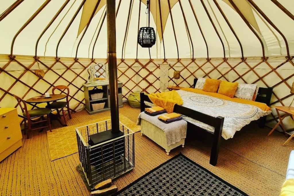 Hotel Bronfelen Yurt Cynghordy Zewnętrze zdjęcie